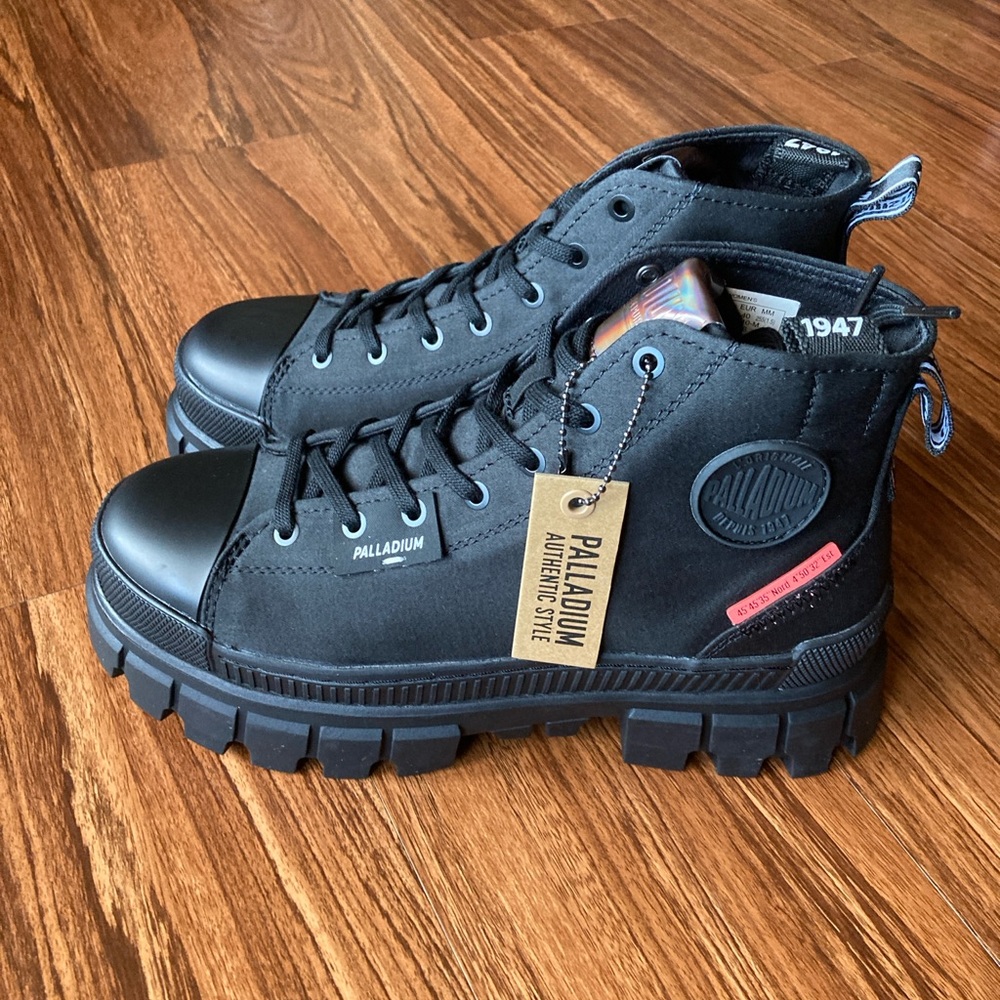 NWT Palladium Revolt Hi TX Women’s Black High-Top Shoes - Picture 3 of 8